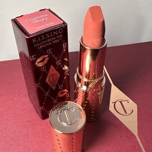 Charlotte Tilbury Lipsticks and Gloss
K.I.S.S.I.N.G collection